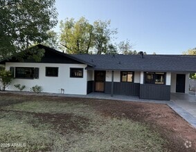 Building Photo - 310 E El Parque Dr