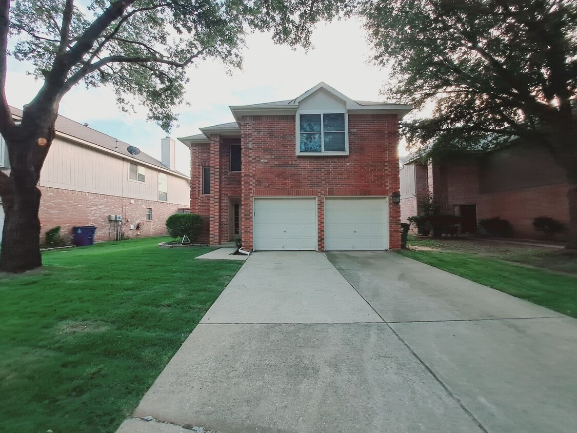 Primary Photo - 2 Story 3/2.5/2 with 2 living and 2 dining...