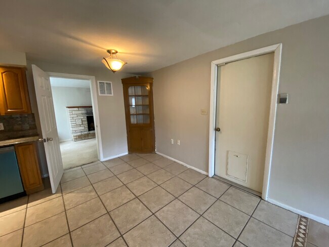 Building Photo - 4655 Koala Dr