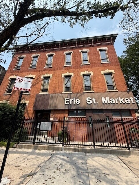 Building Photo - 1902 W Erie St