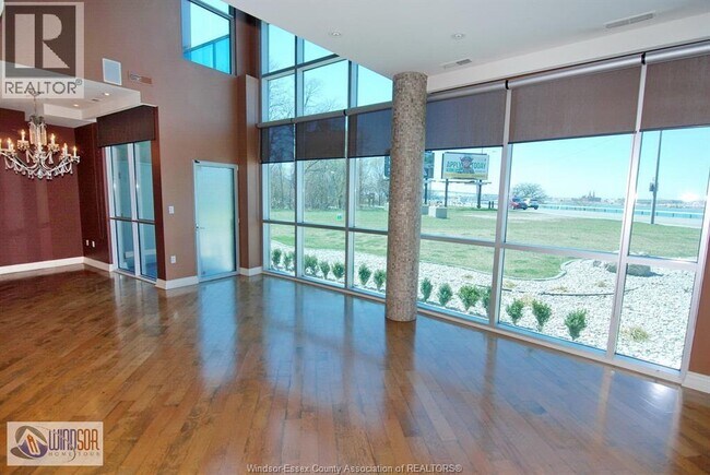 Photo du bâtiment - 1225 Riverside Dr W