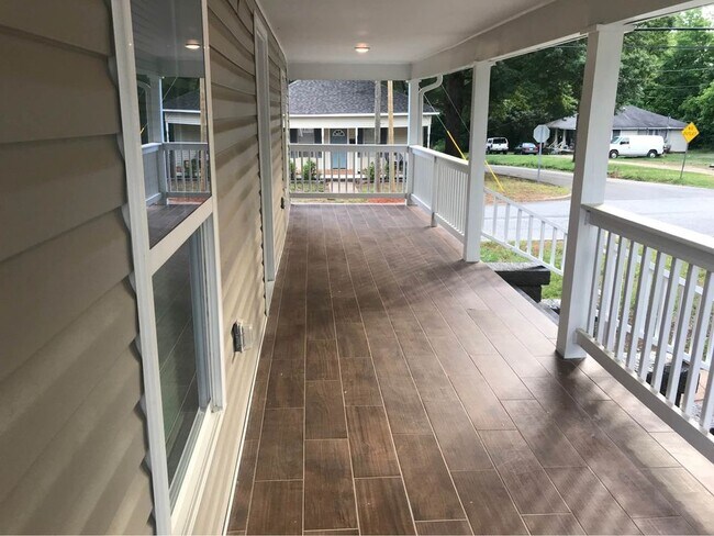 Foto del edificio - 1229 Bell St