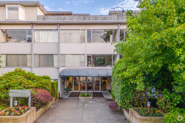 Building Photo - Clairmont Apartments