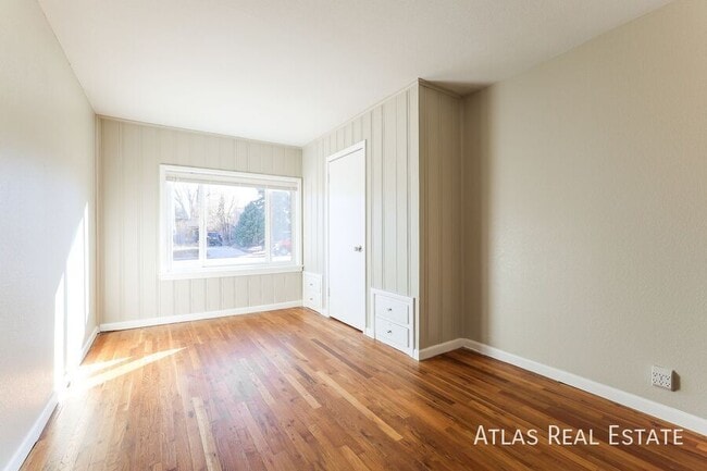 Foto del edificio - 2241 N Moline St