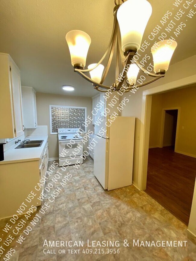 Foto del edificio - 810 Ellis Ave