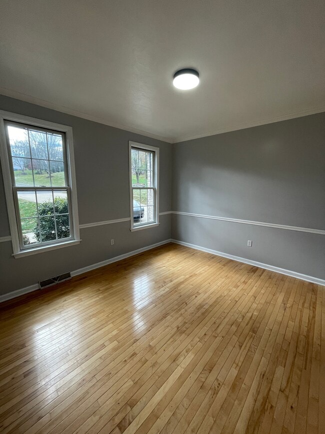 Building Photo - 1513 King Henry Dr