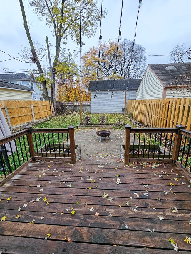 Foto del edificio - 389 W 4th Ave