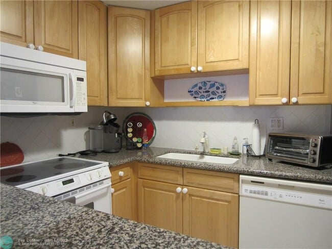 Building Photo - 1421 S Ocean Blvd