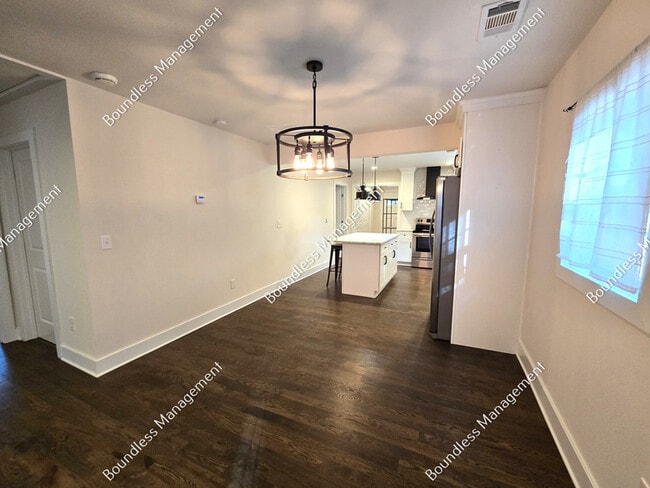 Foto del edificio - 2354 Burroughs Ave SE