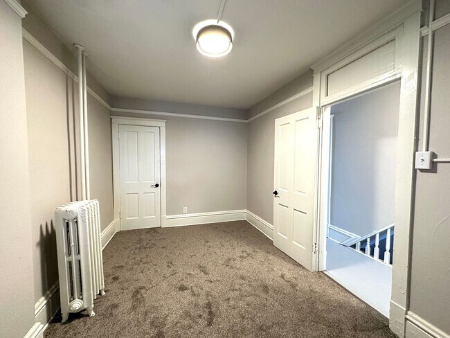 Foto del edificio - 1532 E Superior Street