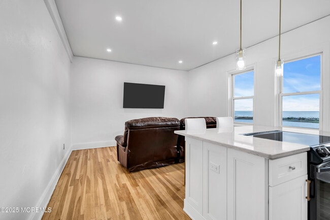 Foto del edificio - 400 Deal Lake Dr