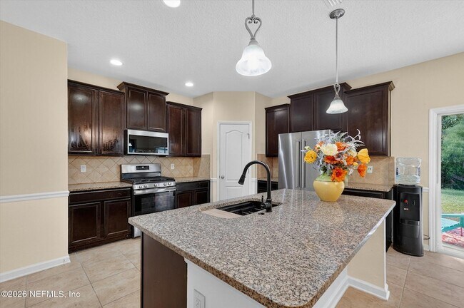 Foto del edificio - 81 Vestavia Ct