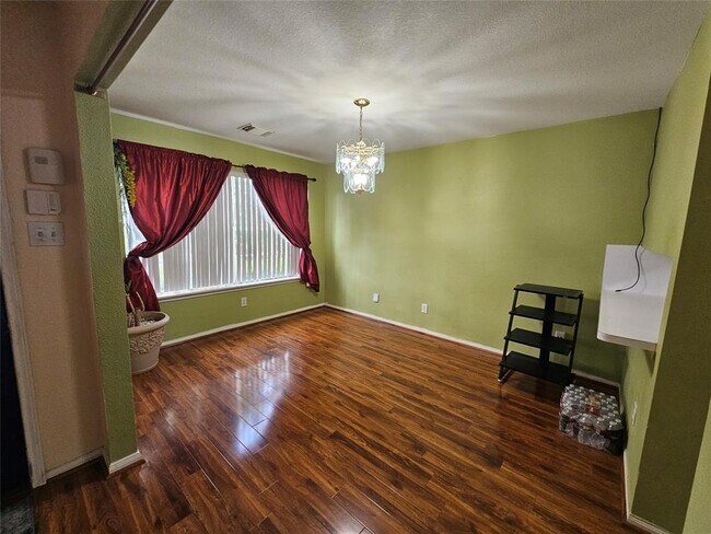 Foto del edificio - 11010 Fern Terrace Dr