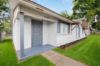 Building Photo - 1405 Aldenwood Dr