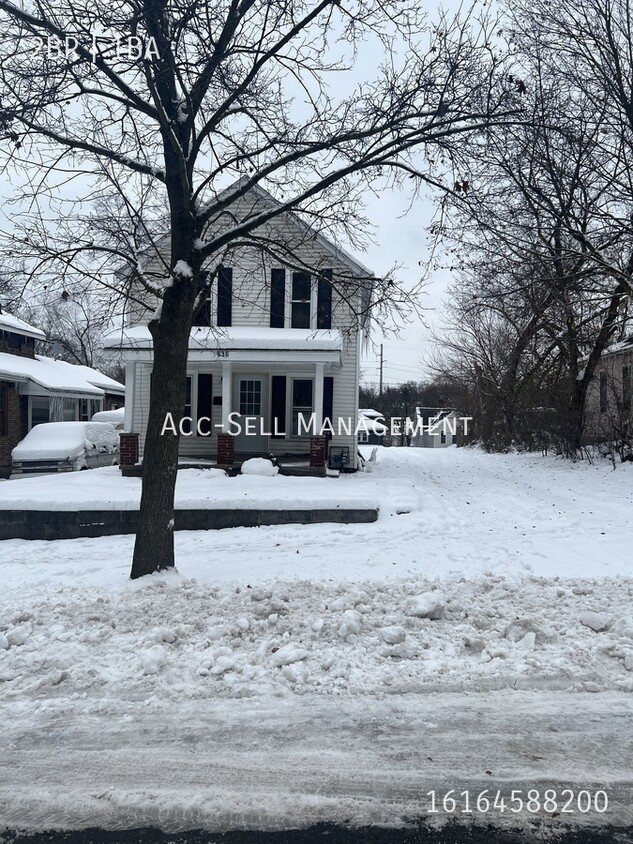 Primary Photo - 836 Coit Ave NE