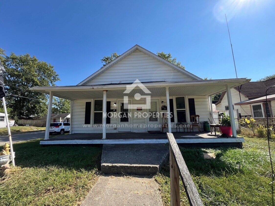 Primary Photo - 1201 W 1st St
