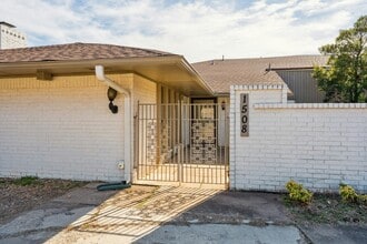 Building Photo - 1508 Glenbrook Dr