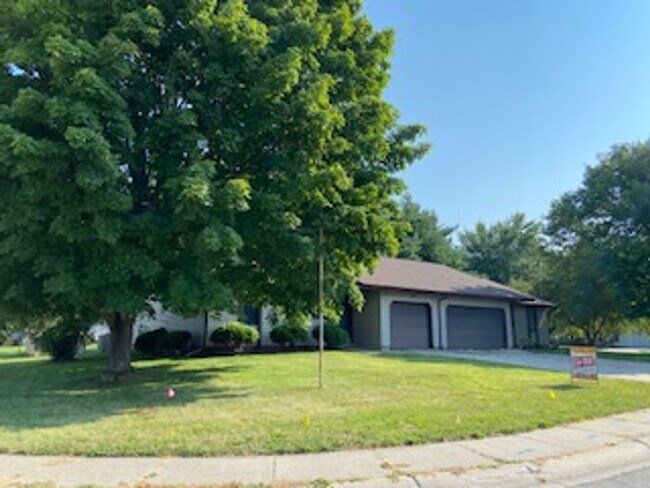 Foto del edificio - 1721 Graceland Ct