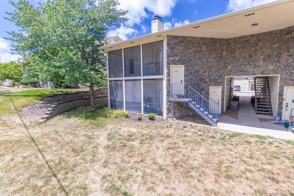 608 Park De Ville Pl, Columbia, MO 65203 Condo for Rent in Columbia, MO