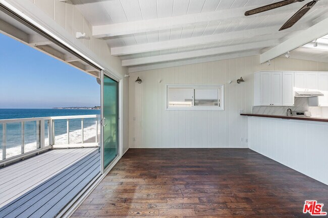 Foto del edificio - 25408 Malibu Rd