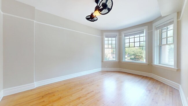 Building Photo - 1257 W Schubert Ave
