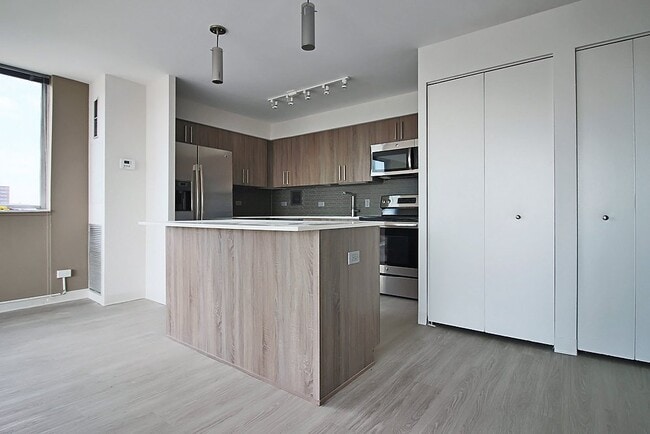 Photo - 900 S Ashland Ave Apartment