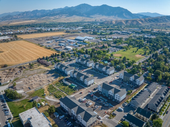 Building Photo - Westlake Heights