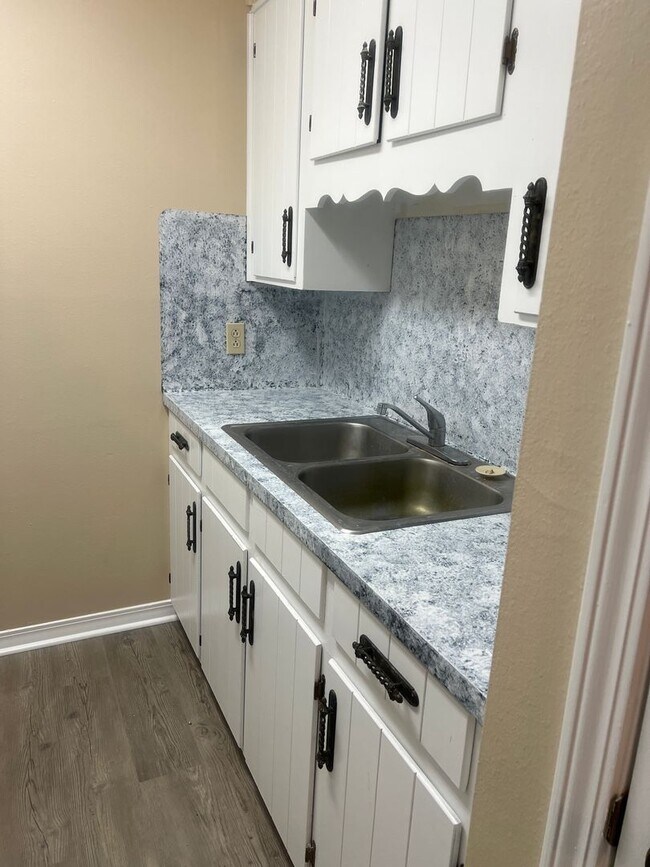 Foto del edificio - 6770 Sunny Ln