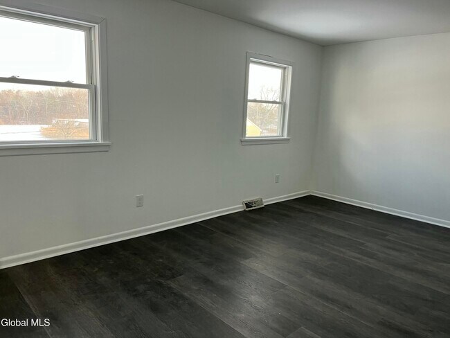 Foto del edificio - 5 Webster Ct