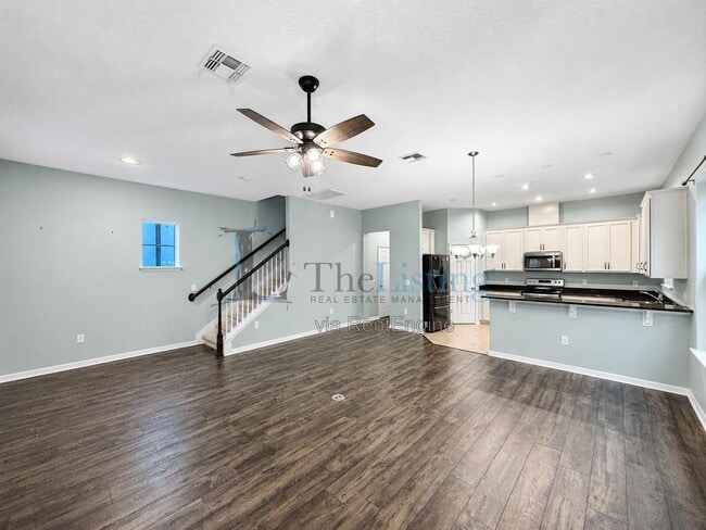 Building Photo - 9137 Grand Is Wy