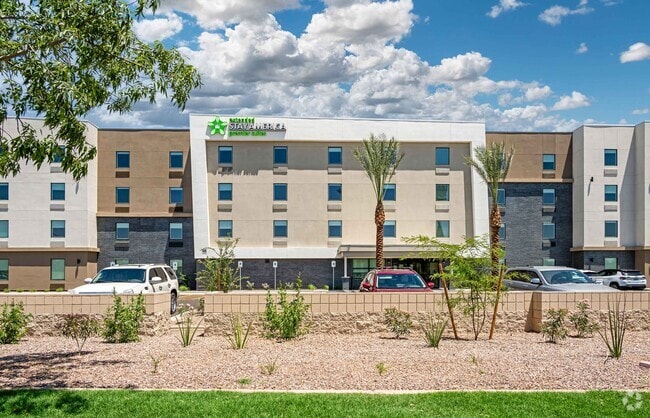 Building Photo - Furnished Studio-Phoenix - Chandler - Airport