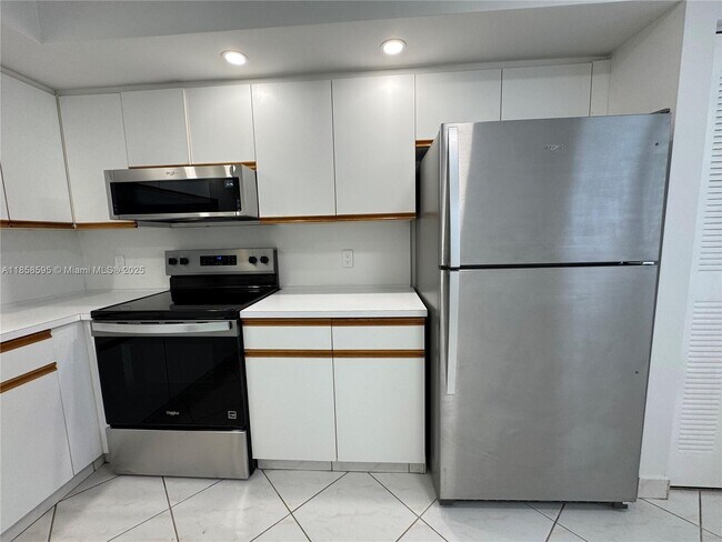 Foto del edificio - 1151 SW 128th Terrace