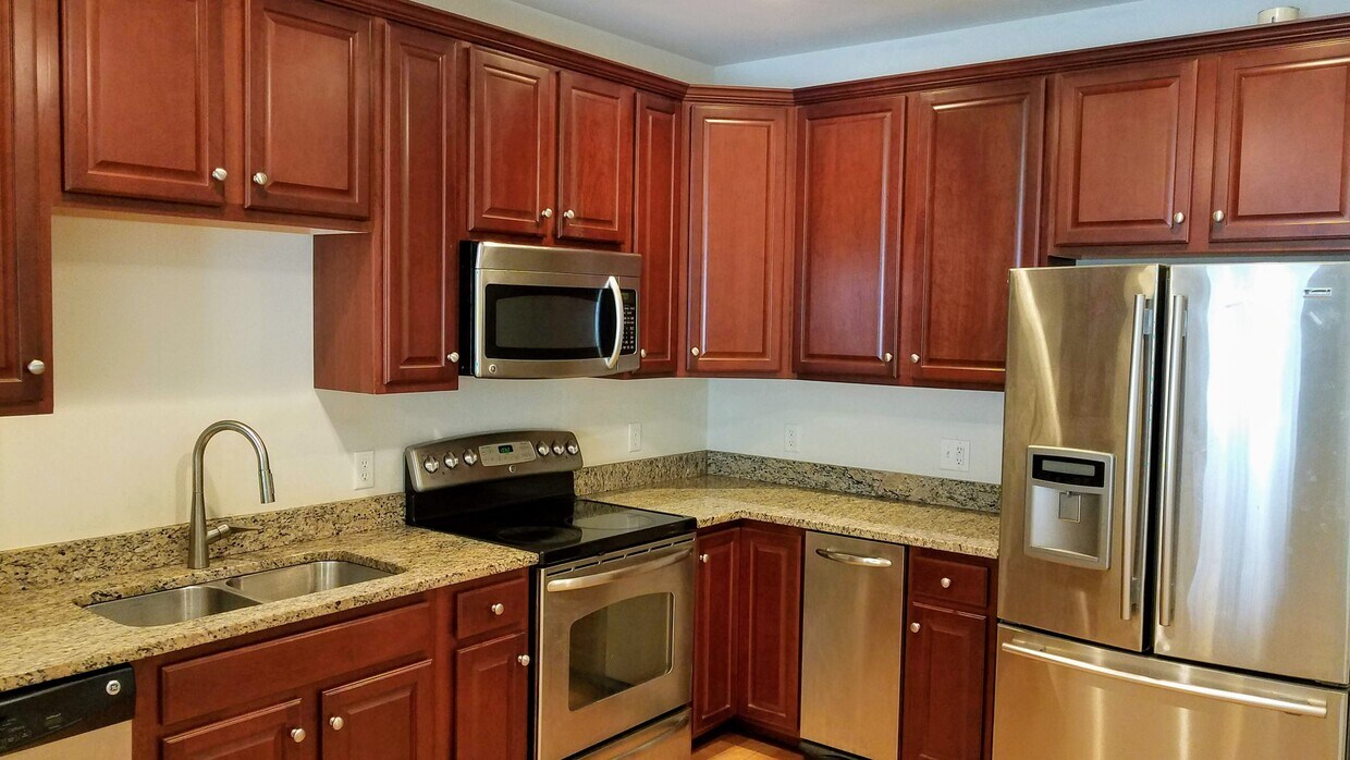 170 Clocktower Dr Unit 5304, Waltham, MA 02452 Condo for Rent in Waltham, MA