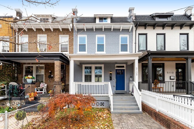 Building Photo - Perfect 3 Bedroom Row Home in Petworth - Petfriendly!