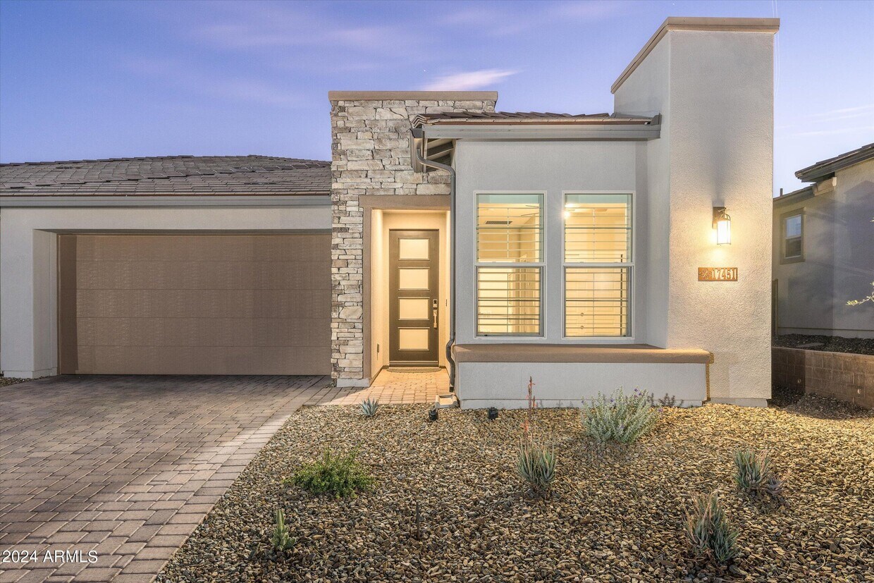 Primary Photo - 17451 E Cindercone Ct