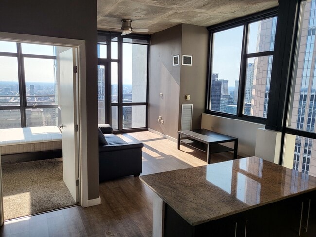 Foto del edificio - 235 W Van Buren St