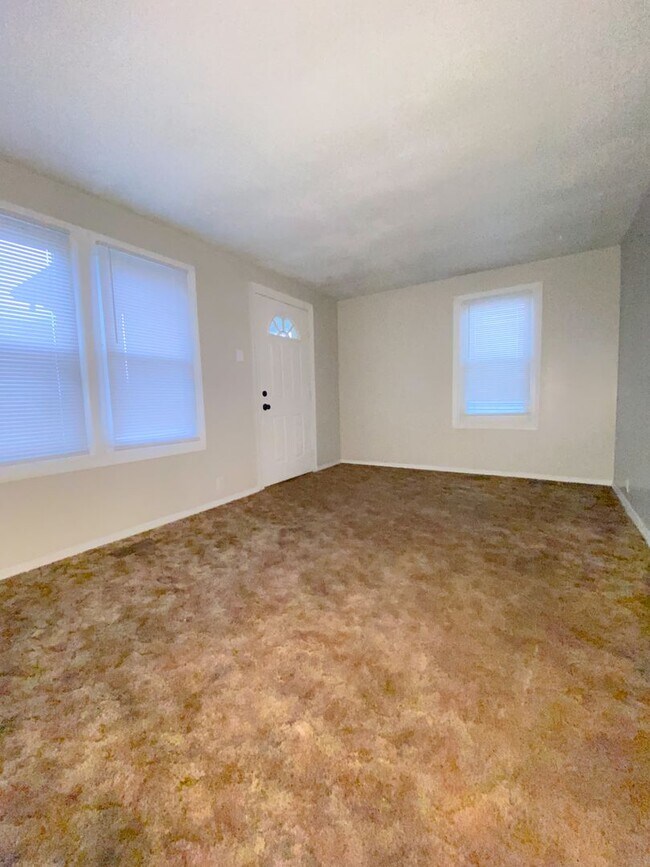 Foto del edificio - 2 Bedroom/1 Bathroom House For Rent