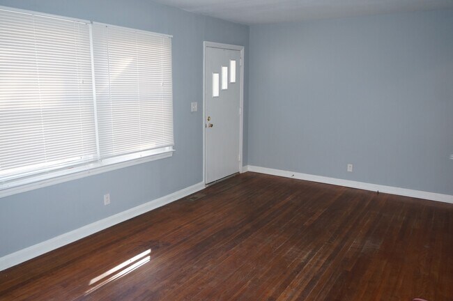Building Photo - Nice 3 bed 1 bath home located in Marietta