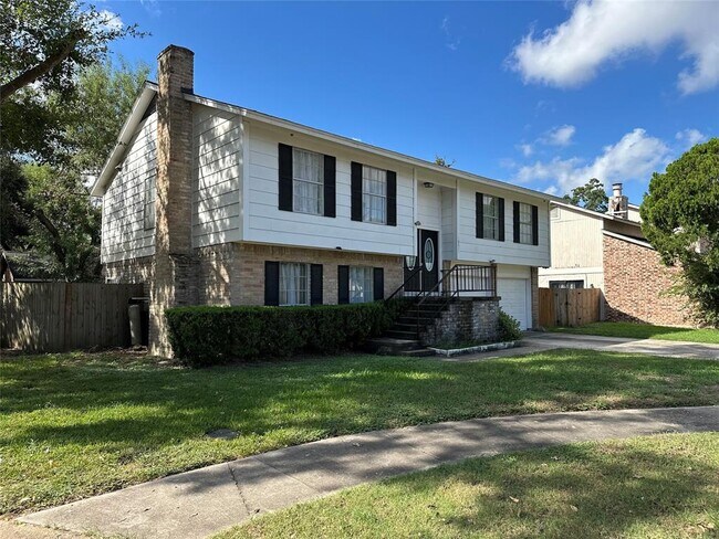 Building Photo - 18011 Autumn Trails Ln