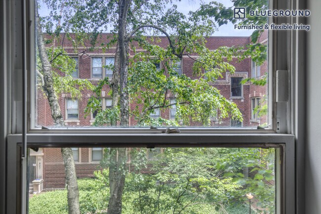 Foto del edificio - 841 W Barry Ave
