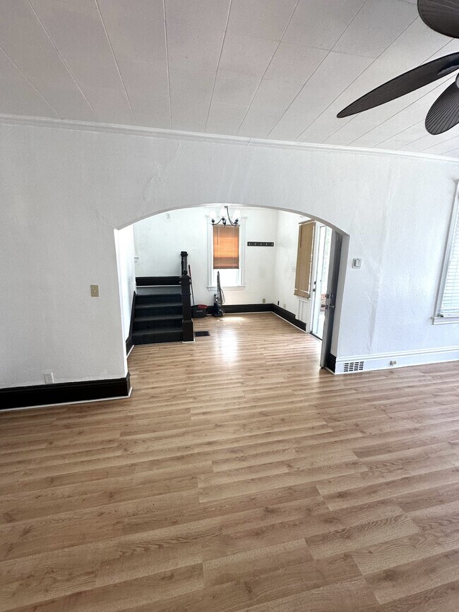 Building Photo - 1017 Ridge Ave