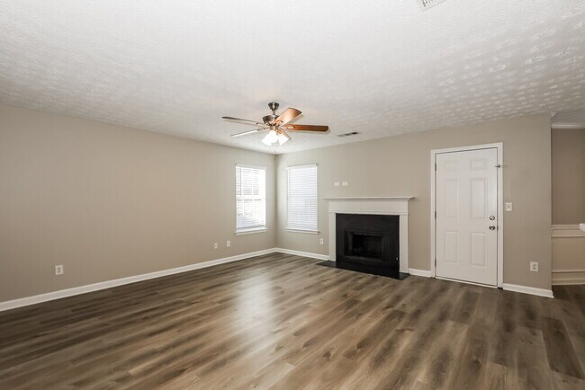 Building Photo - 1365 Camelia St