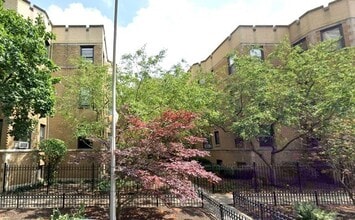 Building Photo - 547 W Brompton Ave