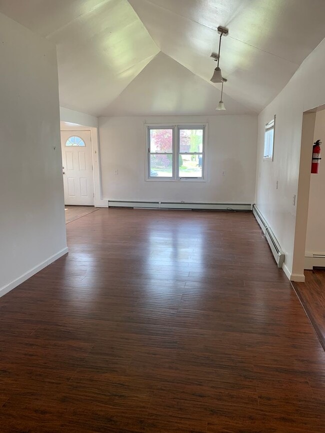 Building Photo - 776 NY-284