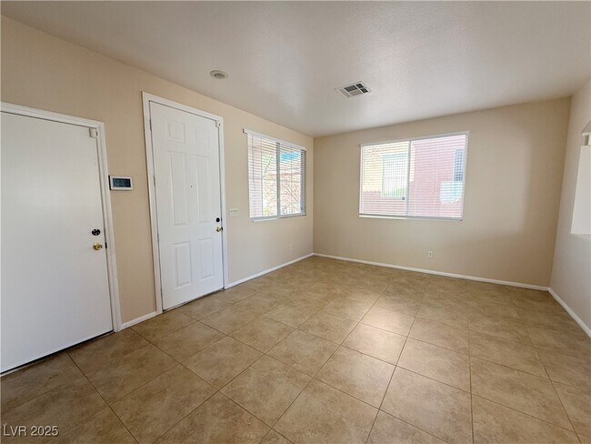 Foto del edificio - 9950 Shadow Grove Ave