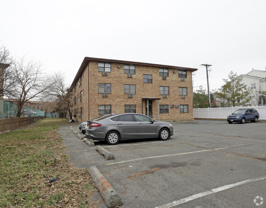 7-11 North Ln, Bayonne, NJ 07002 - Apartments in Bayonne, NJ ...