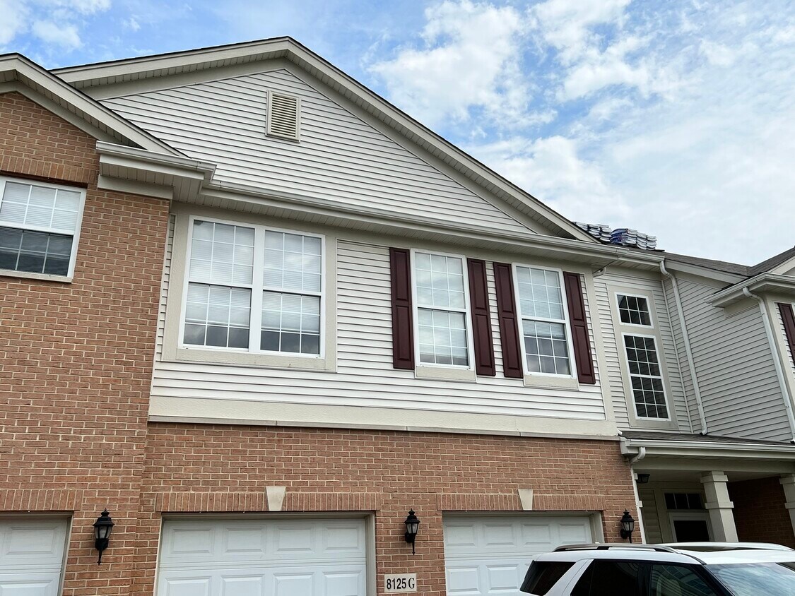 8125 Concord Ln Unit E, Justice, IL 60458 Condo for Rent in Justice