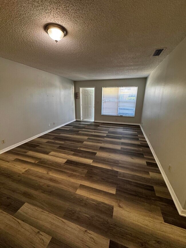 Foto del edificio - 4510 Parker Ave