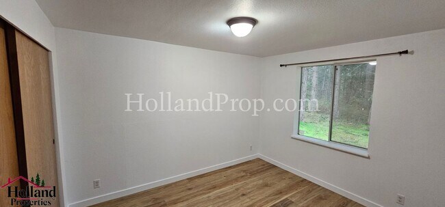 Building Photo - Lovely 3 bedroom 2 bathroom home in Beavercreek! Enjoy the Comfort, Serenity and Great Space!