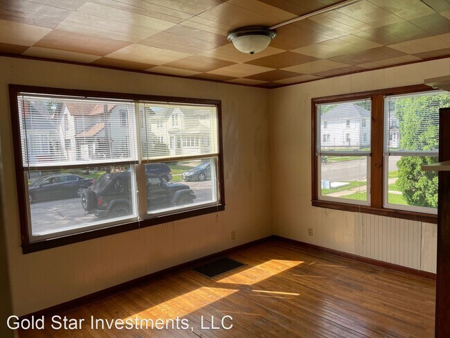 Foto del edificio - 4 br, 1 bath House - 908 Cherry
